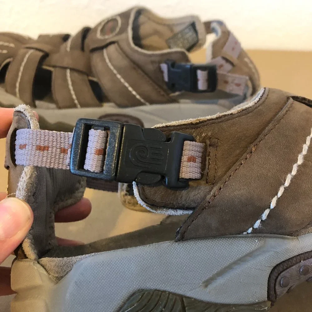 TEVA Sandals Men's Size 9 Brown Tan Leather Stitching Pattern F10004L Hiking